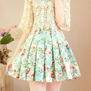 Loose Fit Short Sleeve Floral Embroidery Cutout..